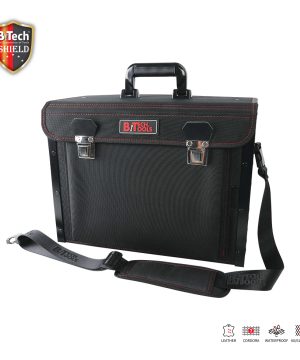 תיק מזוודה לכלי עבודה 19" SHIELD של B.Tech דגם No.15 5M.K במבט חזית — מזוודה שחורה קשיחה עם תפרי אדום, 2 אבזמי מתכת כסופים סגורים בחלק העליון, ידית אחיזה עליונה שחורה ארגונומית, רצועת כתף שחורה עם מגן כתף מרופד, לוגו BiTech Tools אדום במרכז. פינות מגורות עם מתכת לחיזוק. אייקוני Leather/Cordura/Waterproof/60-61 Metal. מק"ט 0503864 — מזוודה לעבודה עם מסגרת קשיחה מגונה.