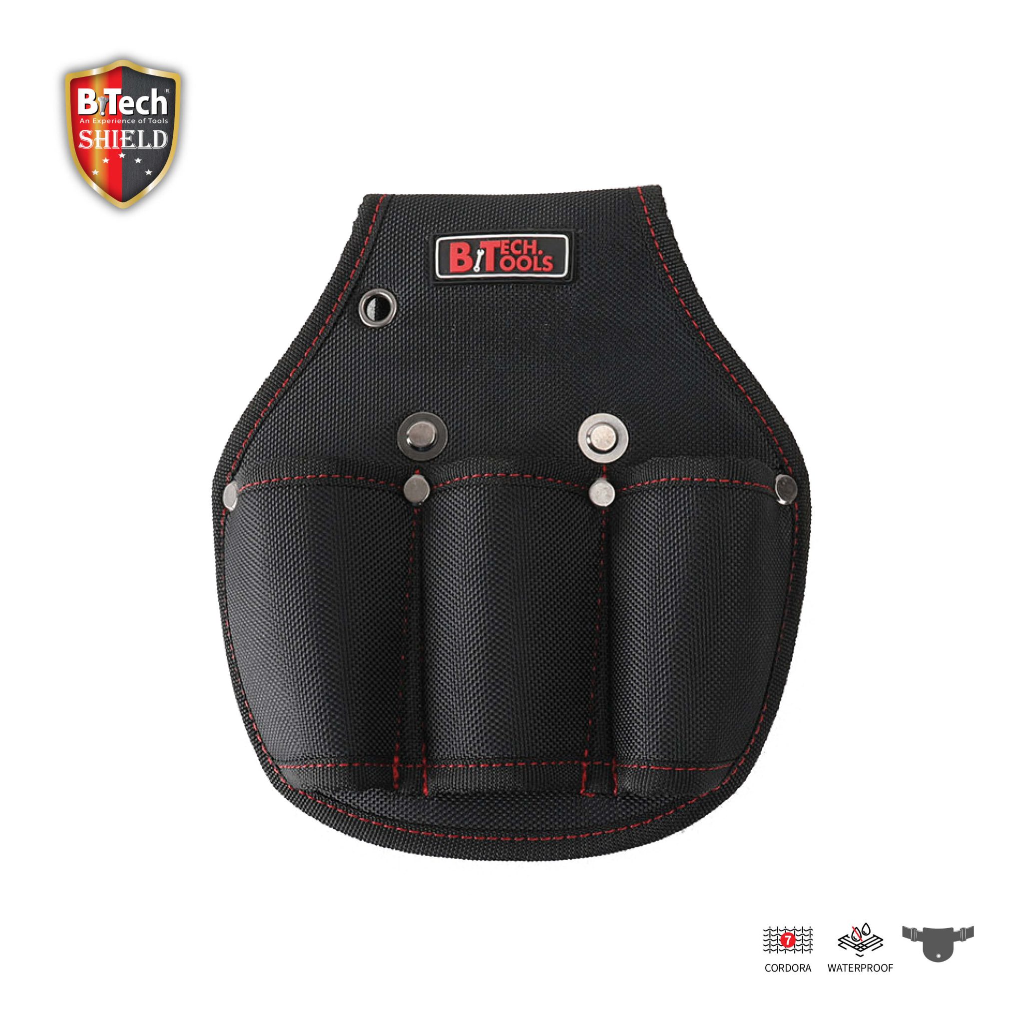 פאוץ' טריטול כלי תפיסה על חגורה 3 מקומות SHIELD של B.Tech במבט חזית — פאוץ' קומפקטי בצבע שחור עם תפרי אדום ולוגו BiTech Tools אדום, 3 לולאות בולטות בחלק הקדמי לאחיזת מפתחות או פטישי יד, חור טבעת כסוף בצד עליון לחיבור חבל ביטחון. איקוני CORDURA, WATERPROOF ו-חגורה בפינה תחתונה. מק"ט 0503873 — פאוץ' לחגורה לכלי תפיסה וצבת קיפול.