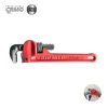 מפתח צינורות ישר KING IRON של B.Tech במבט צד — מפתח צינורות תעשייתי בגוף ברזל אדום מקצועי CRMO Steel, ראש קדמי עם לסת משוננת קבועה וכיוון מסולסל שחור-כסוף, ידית מאורכת ארגונומית עם חור תלייה. מסומן Heavy Duty 8". סדרת KING IRON מקצועית לאינסטלציה כבדה ולצנרת תעשייתית.