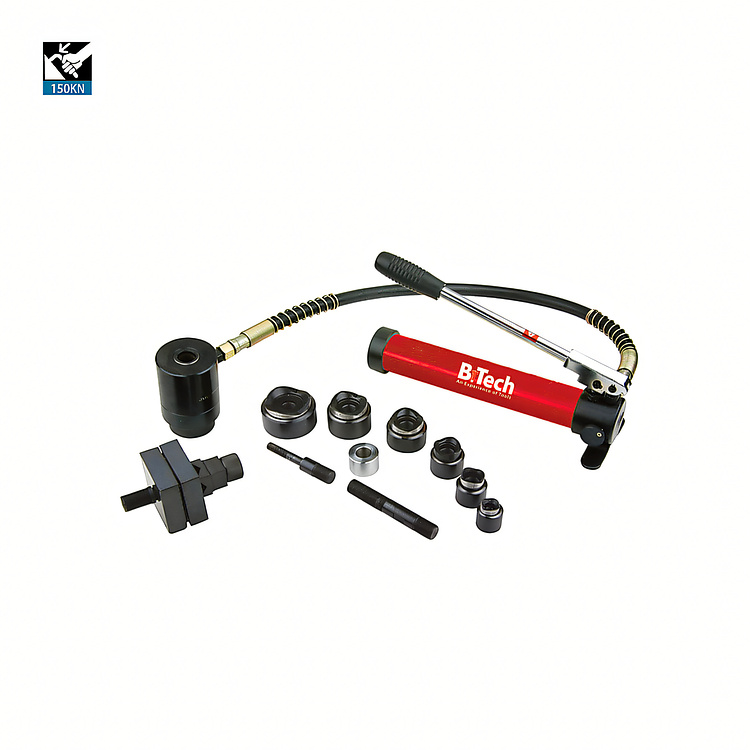 סט בורגי הברגה NPT של B.Tech 6 3/8 — שני בורגי הברגה פלדה כסוף-מבריק עם חוטים גדולים והאקס מסיבי בקצה האחורי, סימון 6 3/8 ו-4573. מיועדים לחיתוך הברגות גדולות בצינורות אינסטלציה. מק"ט 0501233.