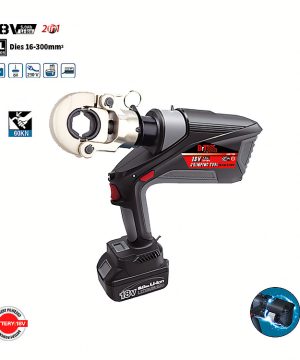 לוחץ נעלי כבל נטען 18V DIN ליתיום של B.Tech לכוח לחיצה 60KN — גוף שחור-אפור מסיבי עם ראש לחיצה עגול עם דיים 16-300 מ"מ², סוויץ' הפעלה אדום, סוללת ליתיום 18V 5.0Ah שחורה גדולה בתחתית, ולוחית בורר כתום-לבן. סמלים: 18V 5.0Ah Li-ion, 2-IN-1, BL Motor, 60KN, 230V טעינה. תקריב מראה את הסוללה במצב טעינה אינדוקטיבית. מק"ט 0501252.