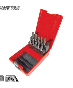 סט פצירת וידיה YG8 4CUT של B.Tech 10 יחידות במזוודה 6XX6 במבט תלת-רבעי — קופסת פלסטיק אדומה פתוחה עם מכסה גבוה, חלק תחתון שחור עם שורות עמדה, 10 פצירות טונגסטן-קרביד YG8 בצורות שונות (חרוטיות, גליליות, עגולות) עם ציר עגול חלק לאחיזה בכלי אוויר. סימון '4CUT YG8' ו-'10 Pcs'. מק"ט 0508265 — ערכה מקצועית למסגרים, ריתוך ומפעלי מתכת להסרת שאריות ועידון משטחים.