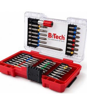סט ביטים מקצועי 35 חלקים של B.Tech — מארז פלסטיק אדום פתוח עם מכסה שקוף ולוגו B.Tech, מחזיק ביטים מגנטי אדום-כרום ומגשים שחורים עם 35 ביטים בצורות פיליפס, פוזידרייב, שטוח, טורקס ואלן במגוון מידות ואורכים. מתאים למברגות ומכונות אימפקט. מק"ט 0502692.