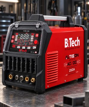 רתכת אינוורטר ALTIGON 365 של B.Tech על שולחן עבודה בסדנת מתכת